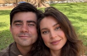 MasterChef Australia pāris Sāra Toda, 37 gadi, un Deklans Klīrijs, 27 gadi, paziņo par viņu šoka grūtniecības jaunumiem sponsorētajā ziņojumā tikai mēnešus pēc viņu romantikas apstiprināšanas