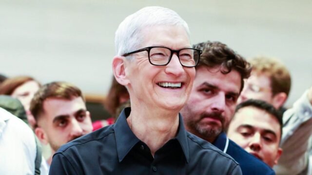 1761402967_tim-cook-gettyimages-2235741168.jpg