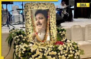 Šatrughan Sinha, Rakesh Roshan, David Dhawan, Poonam Dhillon, Rupali Ganguly un citi apmeklē Satiša Šaha lūgšanu sanāksmi