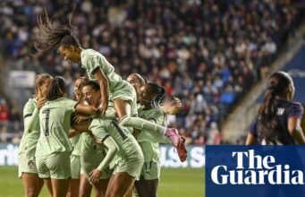 Portugāle cīnās, lai apdullinātu ASV sievietes Aleksa Morgana atvadu vakarā