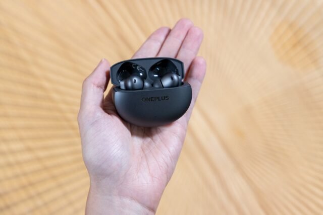 OnePlus-Buds-Pro-4-vs.-Nothing-Ear-11.jpg