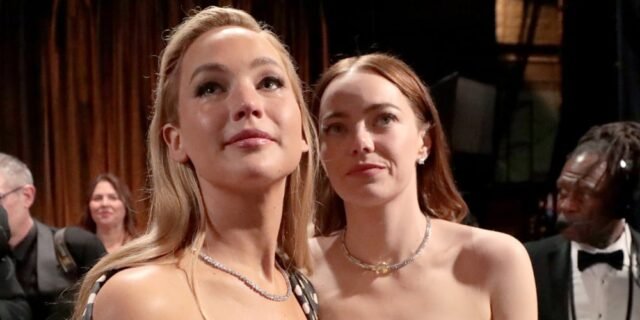 emma-stone-jlaw-social.jpg