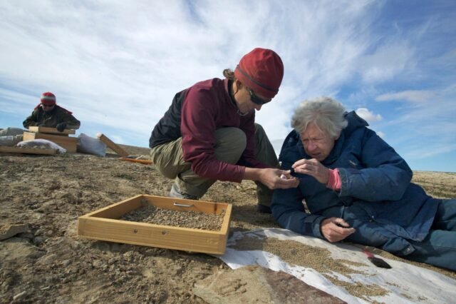 paleontologists-at-Haughton-Crater.jpg