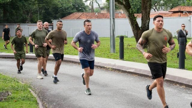pete-hegseth-soldiers-exercise-1.jpg