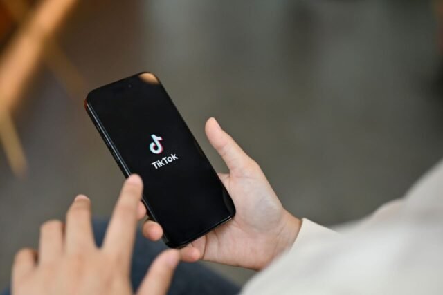 tiktokphone-1280x853.jpg