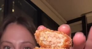 Miljardieris, kurš atrodas aiz Manhetenas jaunākā pārtikas veikala, tiek apsūdzēts neapstrādātu vistas tīrradņu pārdošanu par 15 USD popā