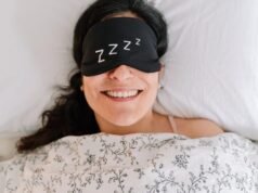 Būsim patiesi: jūsu miega režīms ir haoss. Izmēģiniet šo 10-3-2-1-0 Hack šovakar.