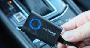 Mans iecienītākais Android Auto bezvadu adapteris tikko ieguva visu laiku lielāko jauninājumu, un iOS lietotājiem tas patiks