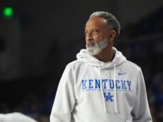 Roundup: Nr. 14 Mičiganas droseles Nr. 18 Notre Dame Detroitā