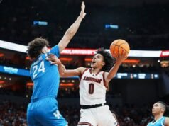 12. numurs Louisville ienes augstu lidojumu pret Ohaio spēli