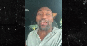 Metta World Peace vēlas kļūt par Mavericks nākamo GM pēc Niko Harisona atlaišanas