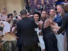 Vīrietim, kurš satvēra Arianu Grandi filmā Depraved: For Good pirmizrāde, piespriests deviņu dienu cietumsods