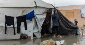 Lietus plūdu telšu nometnes Gazā, kas rada lielāku postu