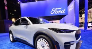 Ford vēršas pie Amazon, lai veicinātu lietotu automašīnu pārdošanu