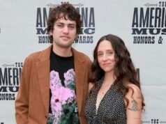 Waxahatchee un MJ Lenderman kopā dodas kopīgā ceļojumā