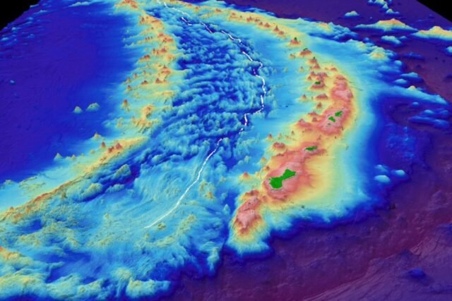 Marianas-volcanic-ridge-1280x853.jpg