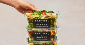 Sakara un Issue Meals sadarbojas, lai nodrošinātu veselīgus salātus ar augstu olbaltumvielu saturu