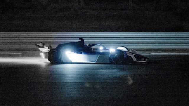 formula-e-gen4-on-the-track-at-night.jpg