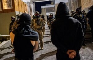 Simtiem Nacionālās gvardes locekļu pamet Portlendu, Čikāgā, stāsta avots