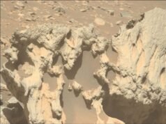 NASA rover uz Marsa pamana kaut ko, kas tur nepieder