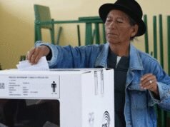 Ekvadoras vēlētāji noraida referendumu par ASV bāzu atgriešanu