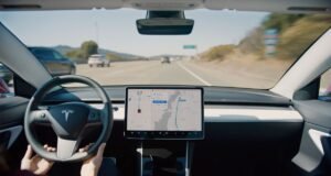 Tesla izdod detalizētu drošības ziņojumu pēc tam, kad Waymo līdzdirektors pieprasīja vairāk datu