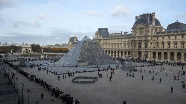 the-louvre-in-paris.jpg